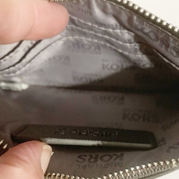 Michael Michael Kors Monogram MK Printed Lining Patent Leather Metalic Wristlet - Picture 11 of 12